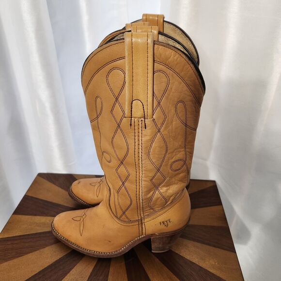 Vintage Frye Tan Leather Western Boots - Picture 4 of 15